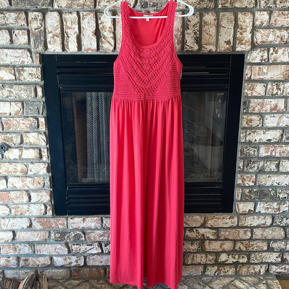 GB sleeveless maxi dress. Size L. Coral color.